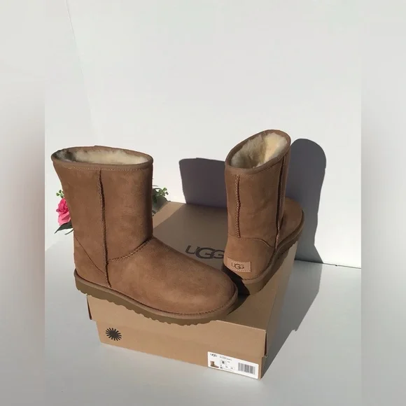 UGG Classic Short II Boot - Picture 8 of 8